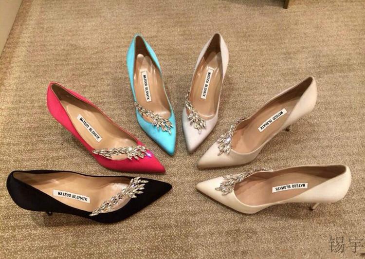 欧洲站2022春新款mb麦穗婚纱鞋细跟尖头高跟鞋秀禾新娘红色婚鞋女