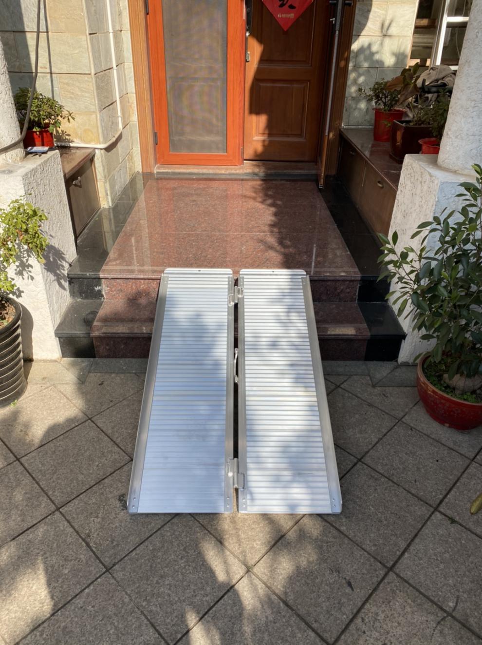 无障碍便携式移动轮椅坡道上楼梯平板推车卸拉装货垫板台阶斜坡板定制