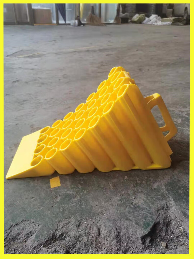 qefh止退器大货车油罐车停车场车轮定位三角木环保pvc塑料防倒退止滑