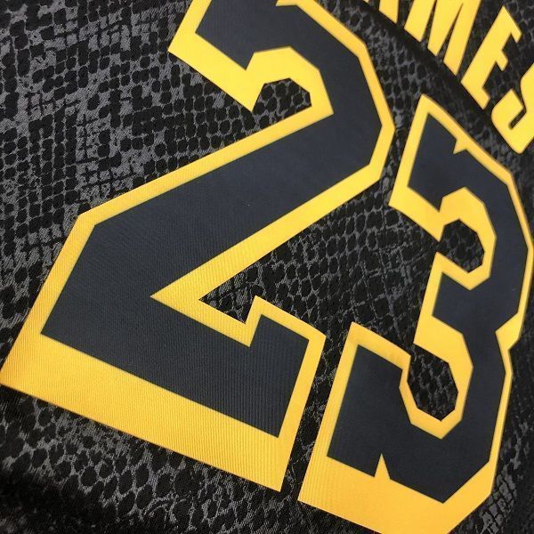 nba同款高品质湖人队篮球服23号詹姆斯24号城市版蛇条纹拉丁联名球衣