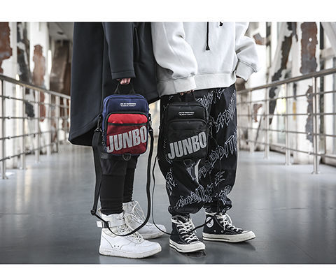 潮牌嘻哈斜挎包男士潮流新款日系小包包学生休闲百搭斜跨单肩背包红色