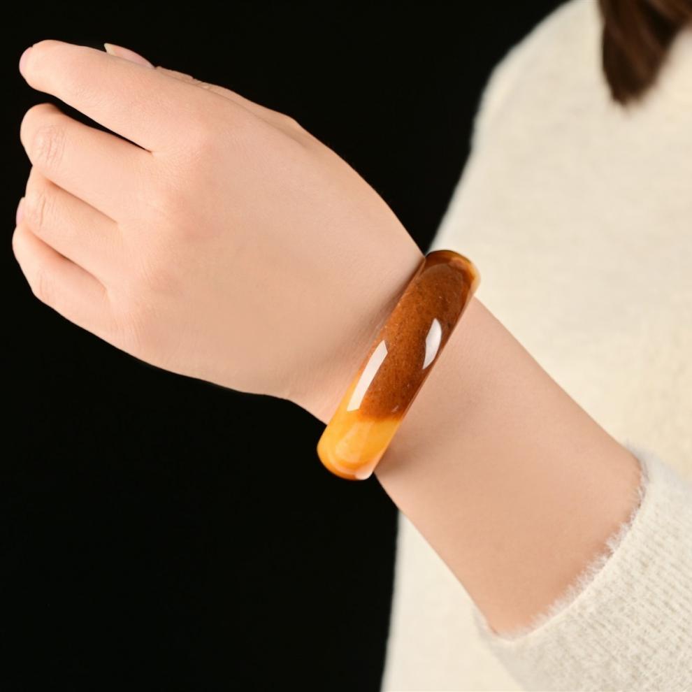 佘太翠云南龙陵黄龙玉手镯女手镯旺夫手镯带证书手镯直播直播专拍1500