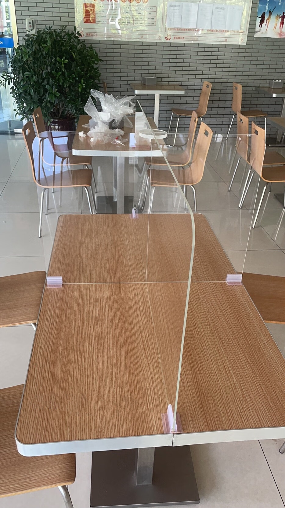 餐桌隔离挡板照片图片