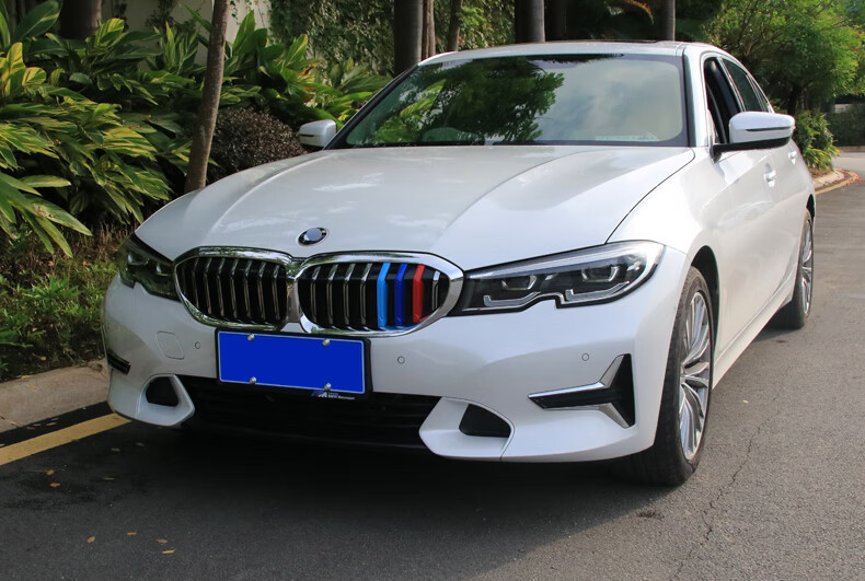 适用2021款宝马新3系改装中网三色条装饰贴宝马三系中网前脸格栅装饰