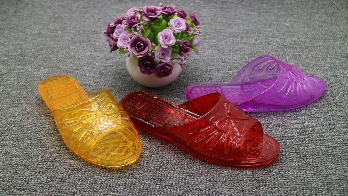 依迪筱老太太凉鞋夏天老奶奶穿的鞋子夏季果冻透明水晶塑料平跟女拖鞋