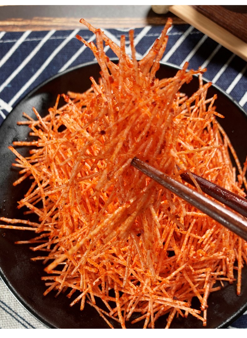 邓家老式香辣丝辣条儿时记忆小零食80后90后网红小吃怀旧休闲食品