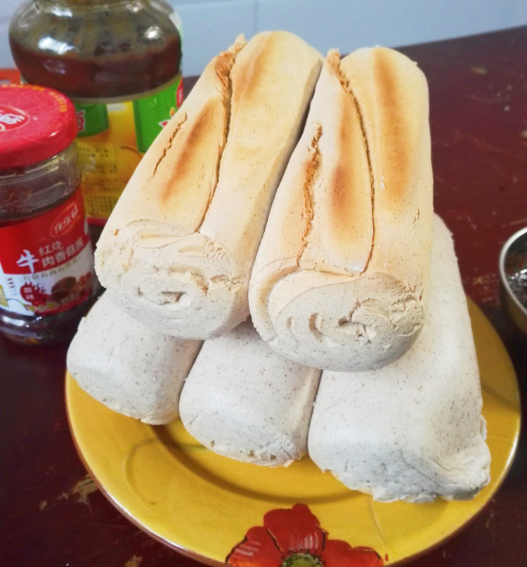 安徽阜阳临泉特产硬面馒头农家手工地锅带焦蒸馍带焦小枕头馍三斤