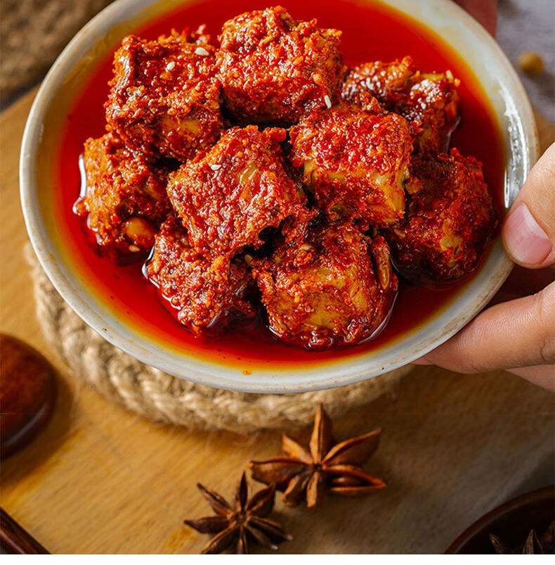 南岳腐乳湖南特产茶油腐乳纯手工自然发酵坛子装霉豆腐南岳茶油腐乳