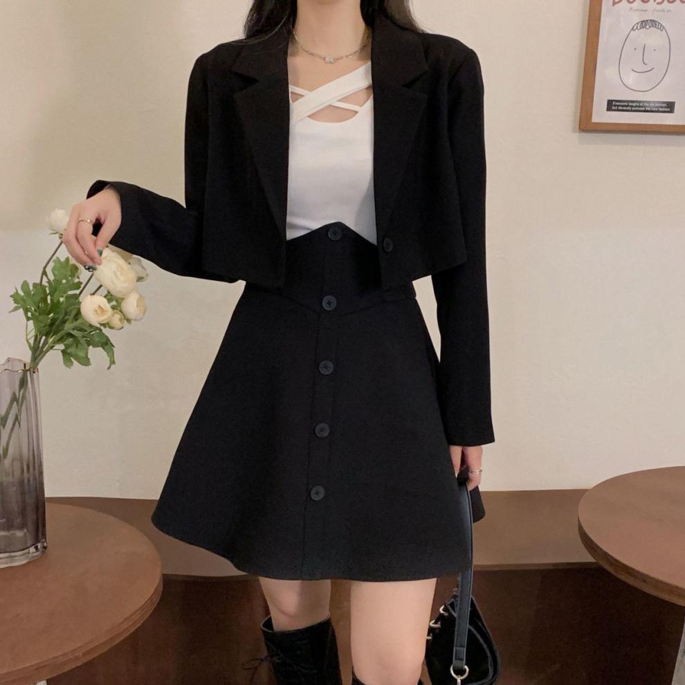短款小西装女2022夏季新款加码气质时尚小个子显瘦高腰半身裙套装西服