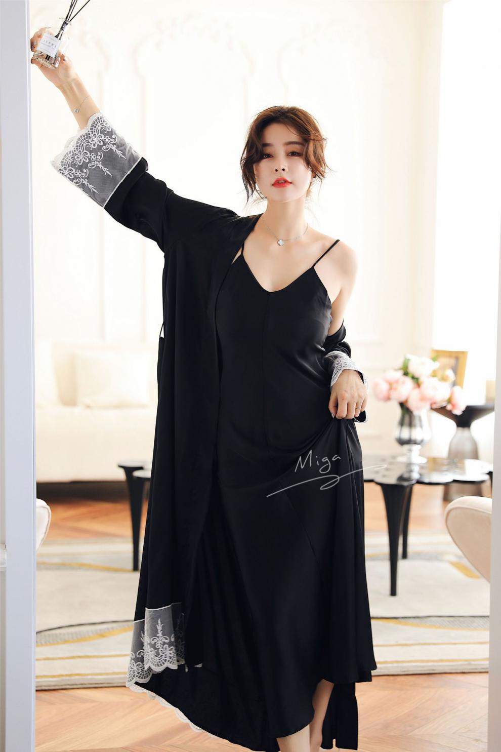 珊瑚绒睡衣女秋冬天19睡衣女高弹睡袍高贵色绸缎蕾丝绑带家居服 黑色