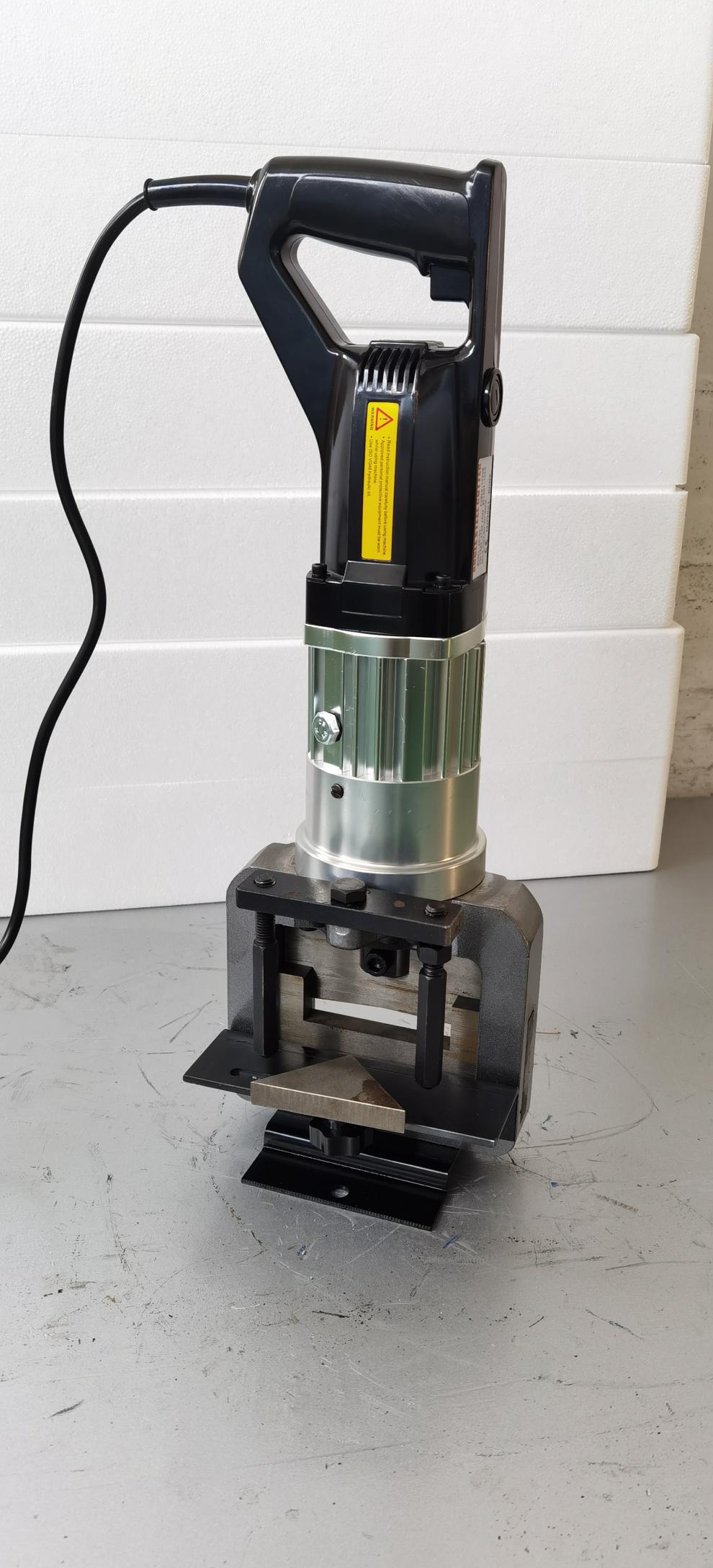 液压打孔机角铁打孔机便携多功能jp-60电动手提式一体式角钢切断机