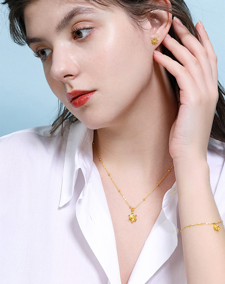 千叶珠宝黄金足金耳钉雪精灵气质雪花耳饰耳环时尚首饰送礼物女金重约