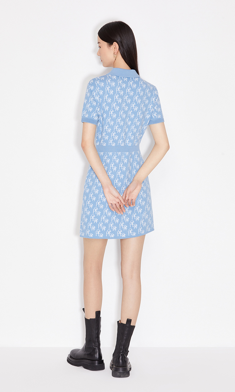 ochirly欧时力2022新款春装老花polo领金属扣收腰短袖针织连衣裙蓝色