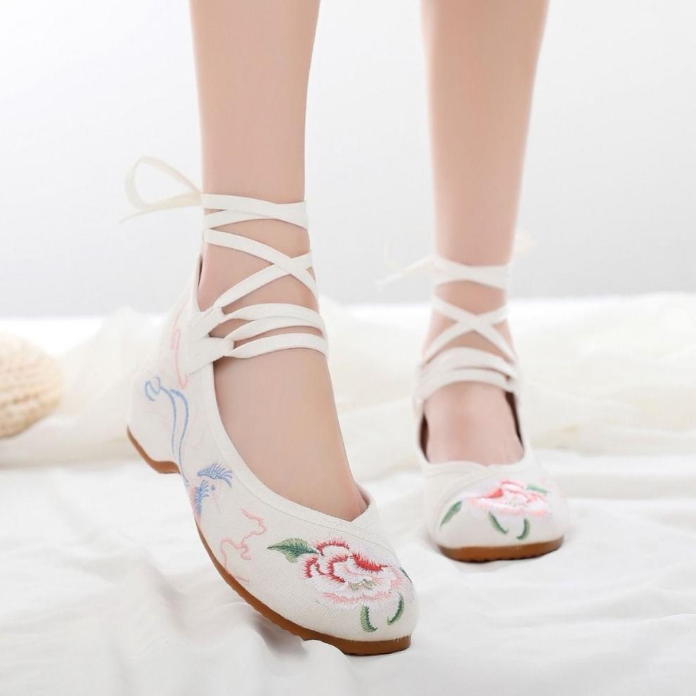 汉服鞋子女复古汉服配鞋内增高古风鞋子女绣花鞋民族风老北京布鞋 春