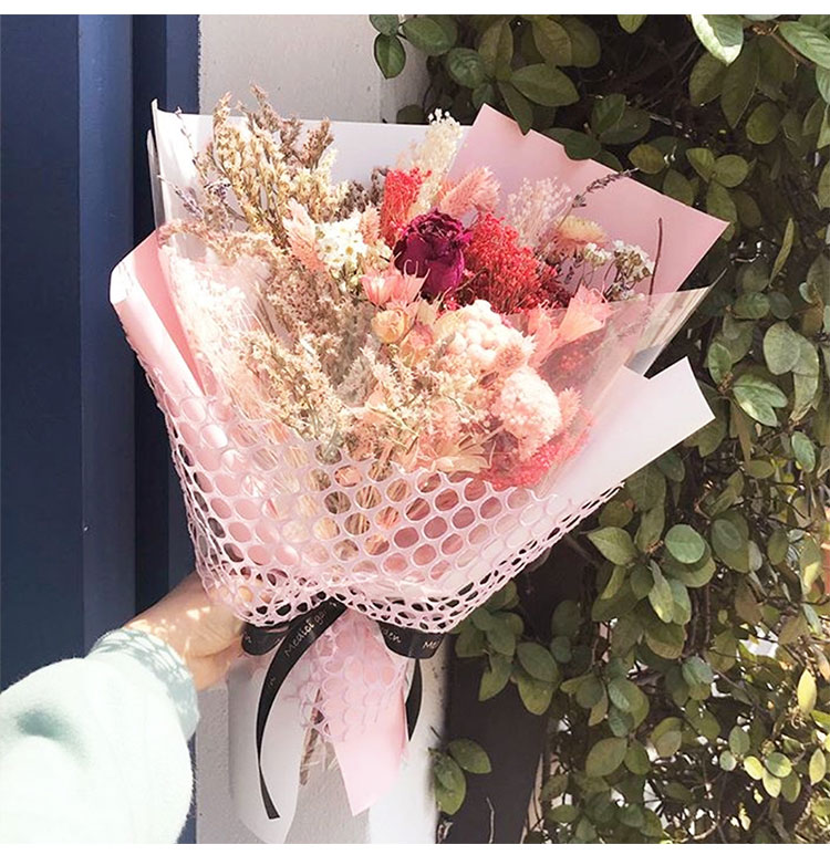 镂空圆心洞洞网鲜花康乃馨玫瑰花包装纸花束材料纱网扎花束纱网纱 爱