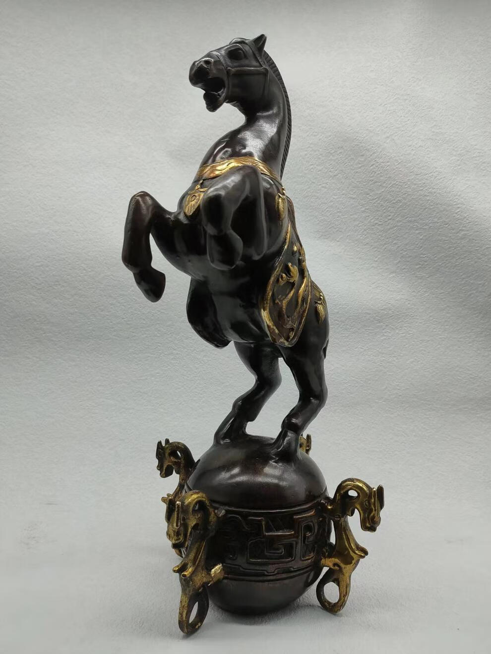 纯铜马摆件马到成功复古生肖马踏飞燕客厅办公装饰工艺品 铜贴金马到
