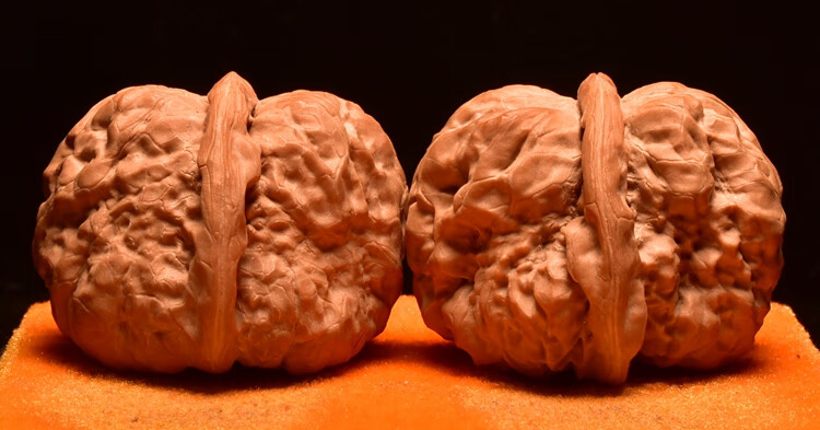 山中玉文玩核桃狮子头金蟾蛤蟆头老树精品古玩手把玩盘玩特大收藏级