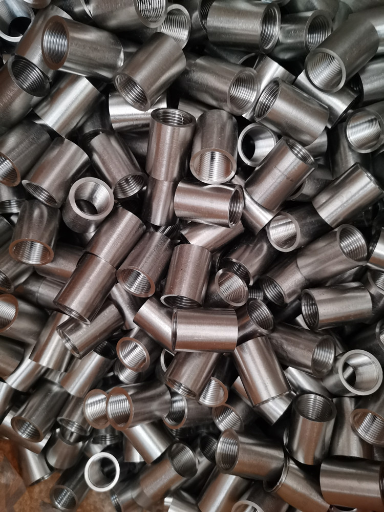 304201不锈钢内丝管箍外接内螺纹接头4分6分1寸加厚可定制30425寸dn65