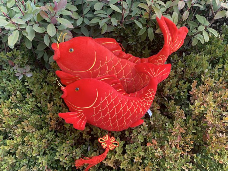 锦鲤抱枕锦鲤大号抱枕仿真红鲤鱼毛绒玩具红鱼吉祥物玩偶家居新年春节