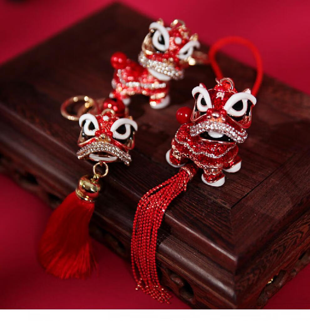 麒麟汽车钥匙扣挂件舞狮合金新年红流苏头部360度旋转醒狮红色钥匙扣