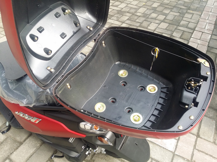 后备箱雅马哈赛鹰福禧摩托车置物箱后备箱i125尾箱国四巧格i象牙白色