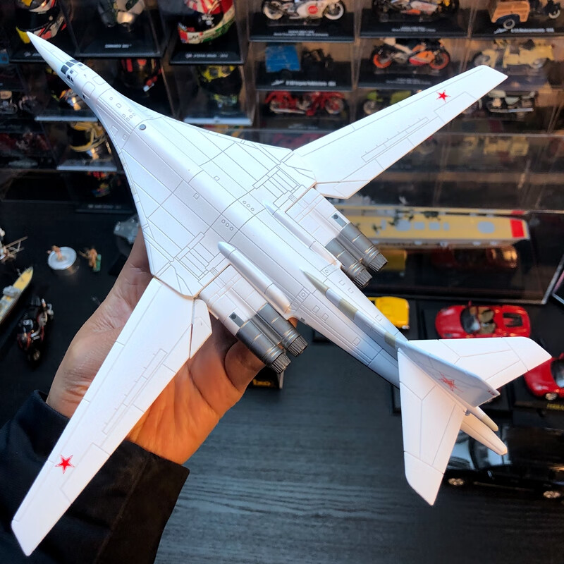 1:200比例合金飞机俄罗斯tu-160白天鹅战略轰炸机成品金属模型 b1b枪