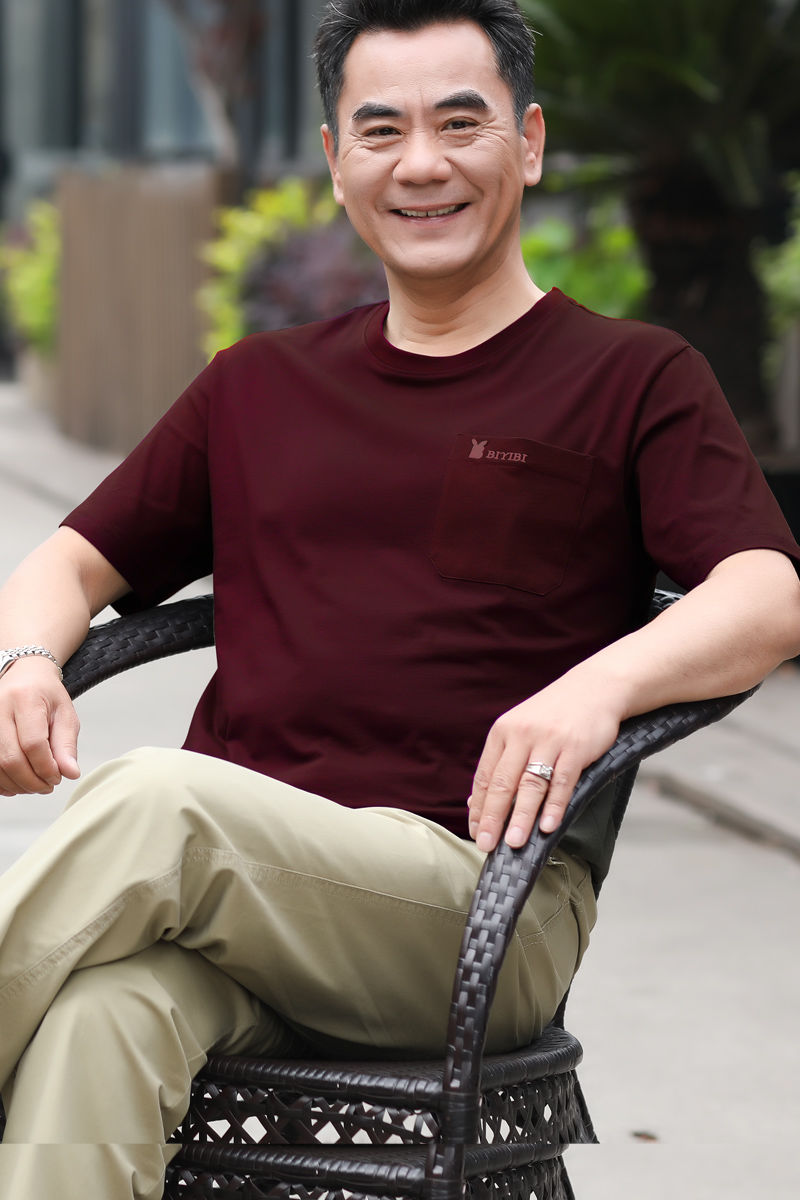 中年男士短袖t恤圆领棉质纯色宽松大码爸爸装中老年汗衫夏季半袖 酒红