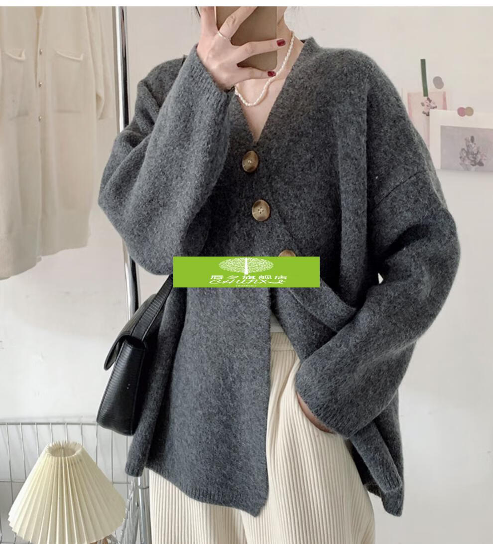 春季鸡心领毛衣女大款显瘦韩版加肥加大女小众感保暖外套气质软糯宽松