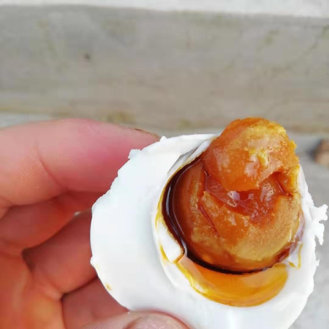 河南咸鸭蛋正宗流油盐蛋真空泥腌鸭蛋熟食散装100个整箱厂家批发70克