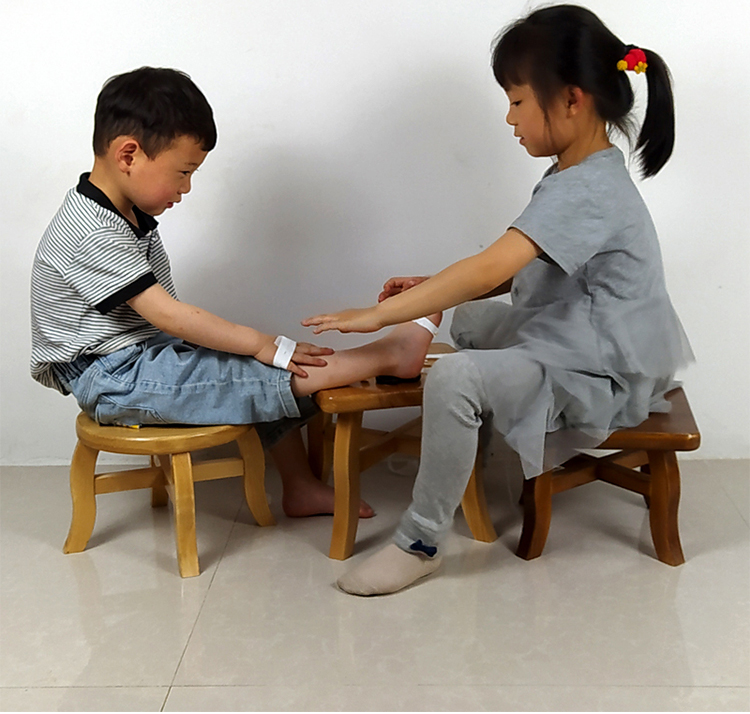 苏淘2022新 款实木小板凳家用坐圆凳子矮新款方凳穿换鞋凳大成人经济