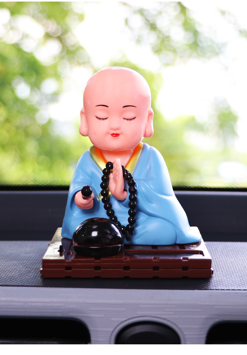 袈裟佛车载太阳能汽车小和尚摆件点头车载中控台敲鱼车内装饰品蓝袈裟