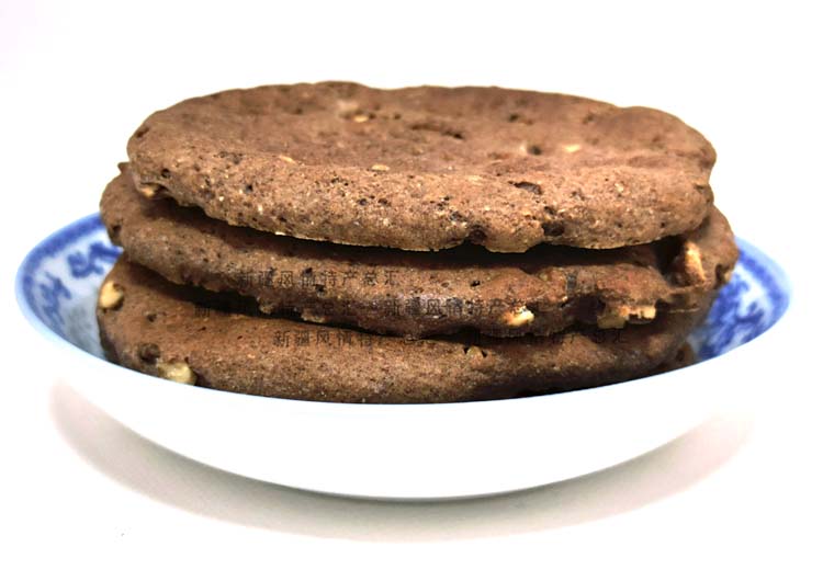 新疆美食 黑麦核桃仁馕 维吾尔族馕坑烤馕 纯手工制作 营养【图片