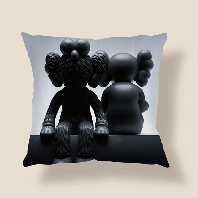 迪士尼网红同款双面新款潮牌kaws叉眼熊卡通抱枕居家沙发床靠枕头车载