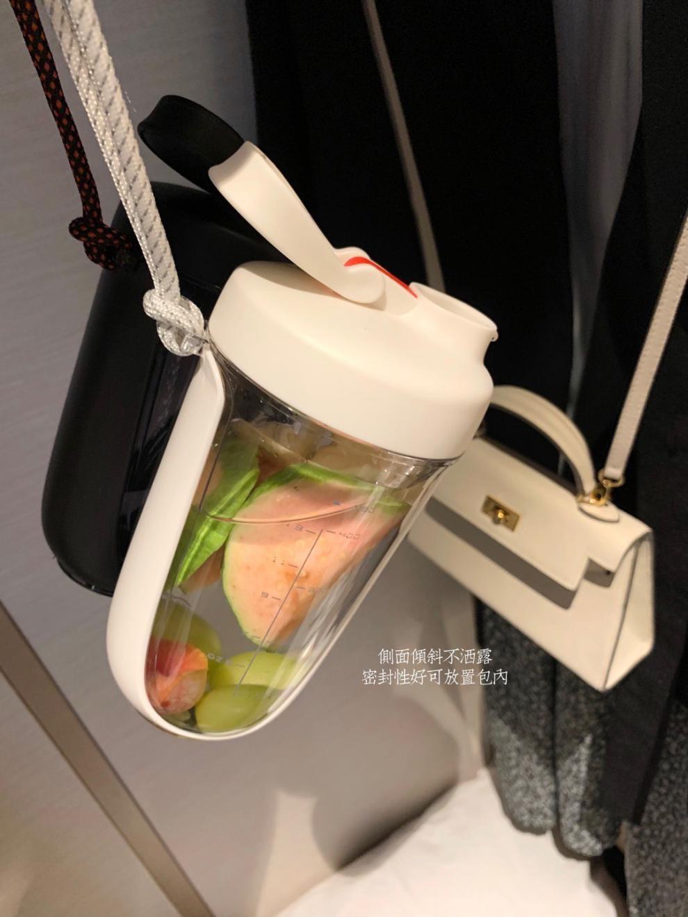 网红同款吨吨吨水杯男女情侣高颜值塑料杯学生户外大容量摇摇杯绿色吨