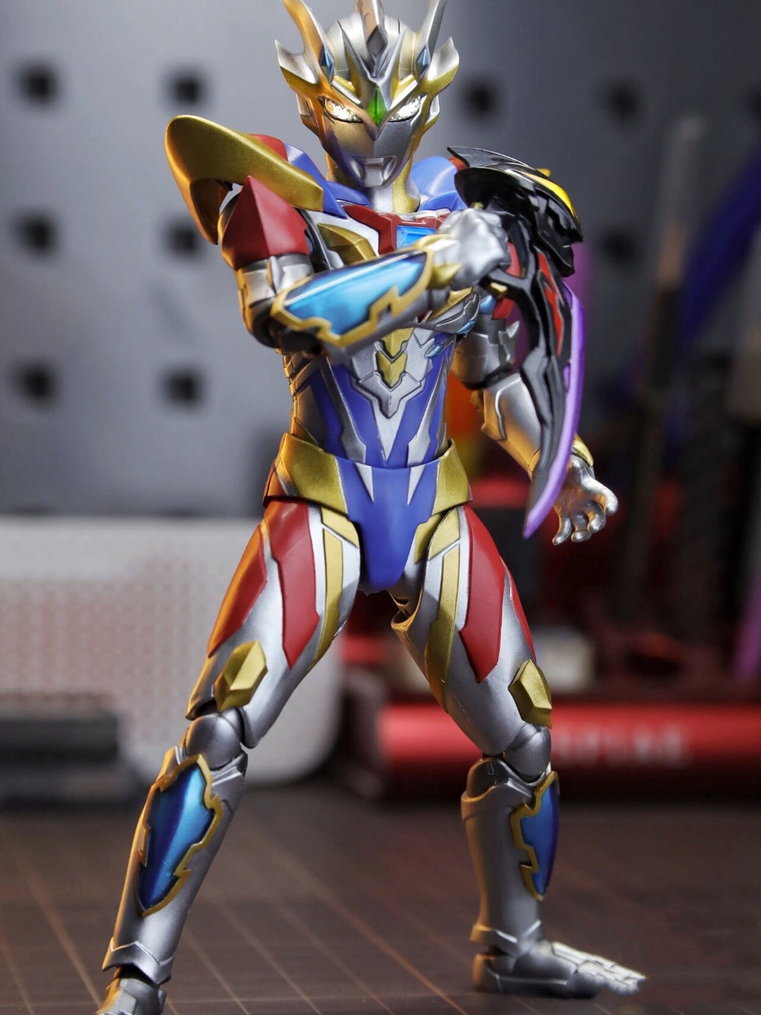 万代(bandai)shf托雷基亚奥特曼儿童可动玩具罗布欧布暗耀型人偶模型