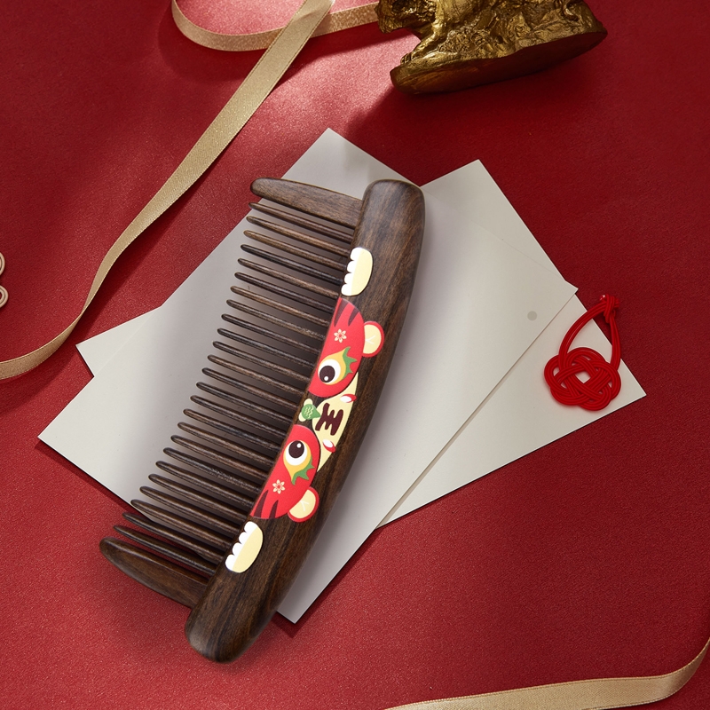 38妇女节礼物谭木匠虎年虎虎生威梳子按摩梳节日礼物老虎木梳女士气垫