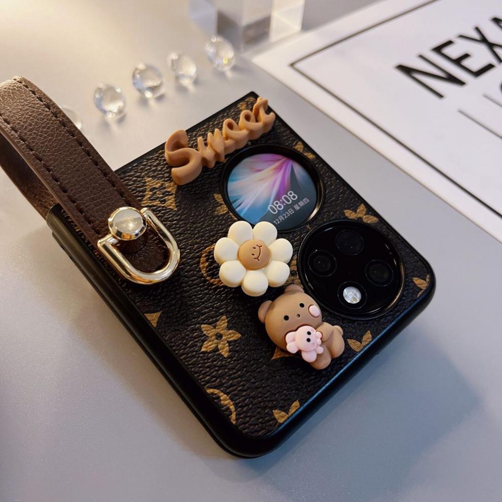 盾煌 华为p50pocket皮纹手机壳宝盒女款折叠屏新品可爱小熊珍珠链