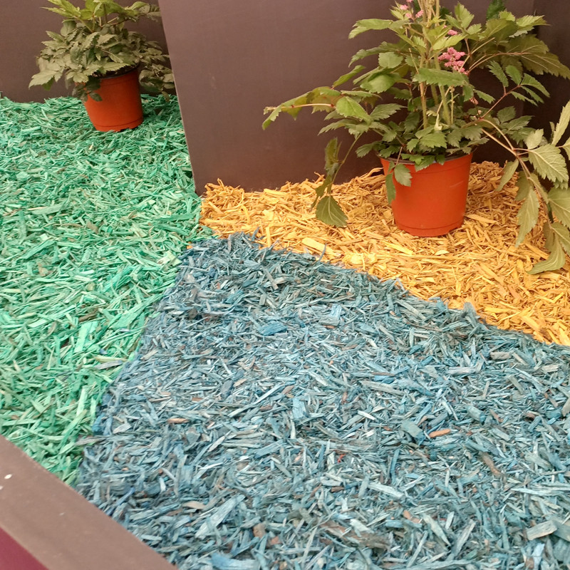 彩色园艺园林绿化公园造景庭院覆盖物红色木屑有机树皮有机覆盖物50l