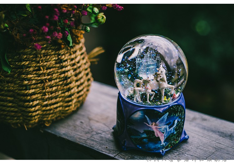 独角马音乐盒水晶球八音盒送女生黄晓明baby梦幻城堡同款抖音同款礼物