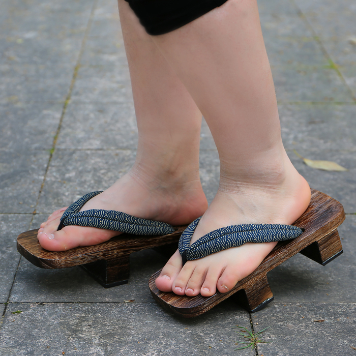 日式拖鞋木屐cosplay木拖鞋男女木屐鞋人字拖情侣厚底 乌黑 黑漆-黑带