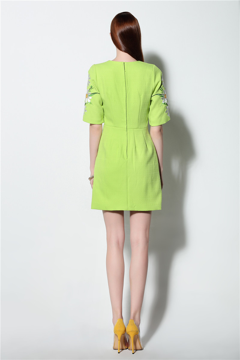 勤晴店欧洲站2016春大码女装 秀场新款刺绣花朵圆领连衣裙 欧美连衣裙