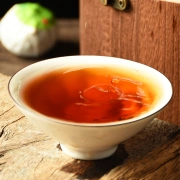 Chen Yifan tea Xiaoqing mandarin Pu'er tea authentic raw sun-dried Xinhui Xiaoqing mandarin 500g small green mandarin tangerine peel Yunnan court Pu'er tea ripe tea mandarin puer tea wooden barrel gift box