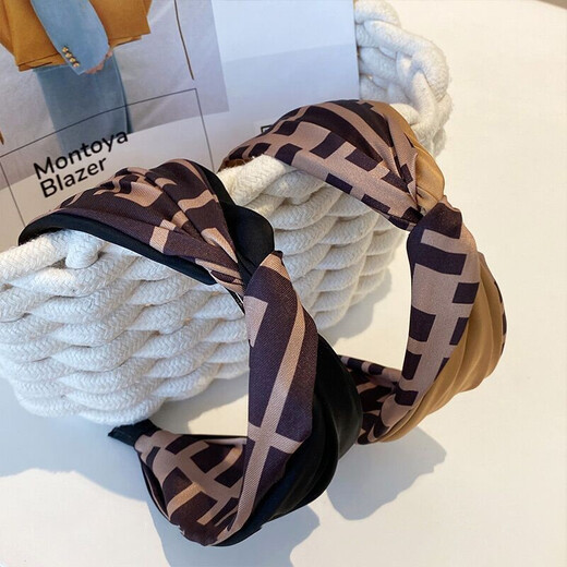 Camaron hairband for women to go out with versatile temperament hairpin headband fashionable retro wide-brimmed hair headband Chinese Valentine's Day gift letter F (black)