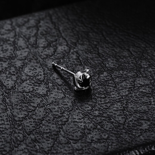 Mansheng four-leaf clover earrings for men, trendy ins, high-end men's earrings, single, handsome student earrings, gift for boyfriend, single