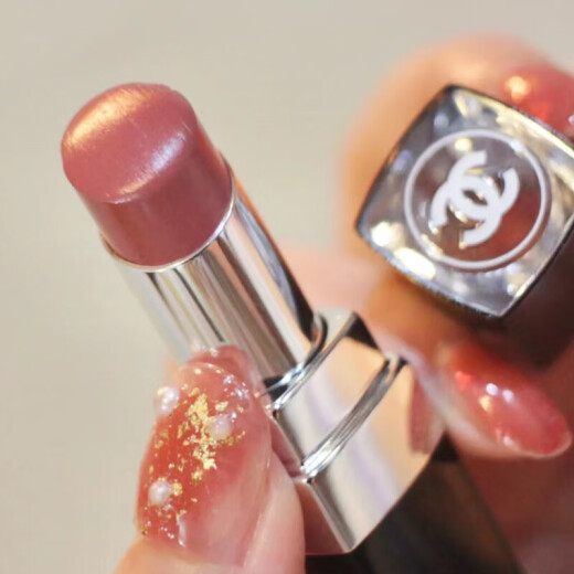 (CHANEL) Miss Coco's dazzling color lipstick cocobloom silver tube is a gift for my girlfriend and wife on Women's Day 118# dazzling color nude powder