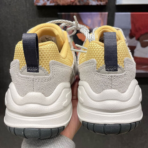耐克（NIKE）跑步鞋女鞋2025夏季新款复古老爹鞋缓震耐磨低帮运动鞋轻便休闲鞋 DR9761-700 37.5