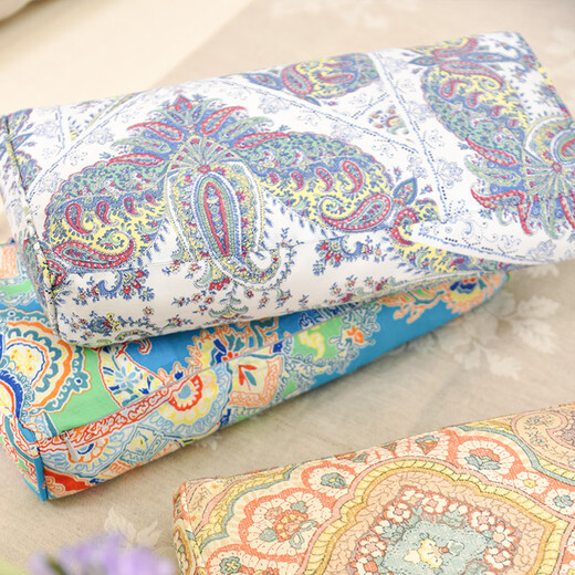 Yangchun Town (April Town) Yangchun Town cervical buckwheat pillow neck protection pillow can be detached and washed cotton buckwheat pillow freehand flower H683 38186cm