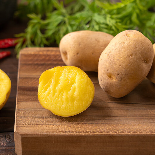 Stewing season, about 400g of pink and waxy yellow-centred small potatoes