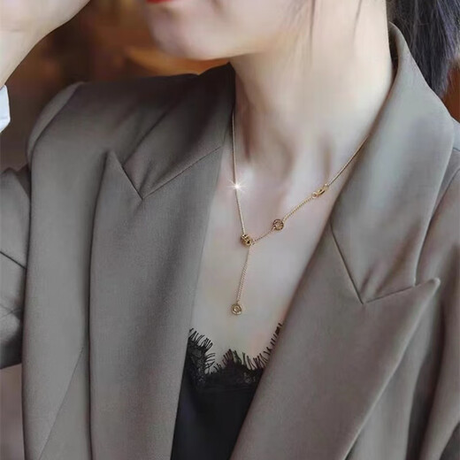 Fat Donglai's same style 18K gold small waist pendant tassel necklace for women rose gold clavicle chain AU750 light luxury neck 18K small waist tassel necklace