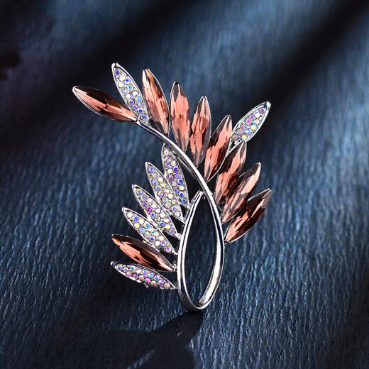 Si Li Korean design crystal brooch, elegant temperament, anti-exposure pin, simple and elegant corsage, suit accessories, purple olive branch